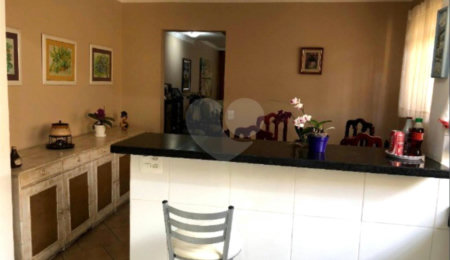 Sobrado à venda com 4 quartos, sendo 2 suítes,  em Jardim Campo Limpo, São Paulo, SP