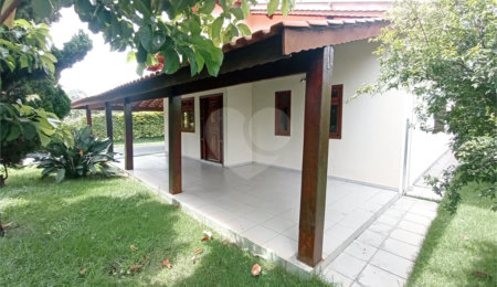 Casa para alugar com 3 quartos, sendo 1 suíte, no condomínio Vinhas da Vista Alegre - Lado Café, Vinhedo - SP