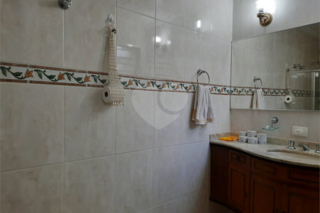 Casa à venda com 4 quartos, sendo 1 suíte,  em Parque Continental, São Paulo, SP