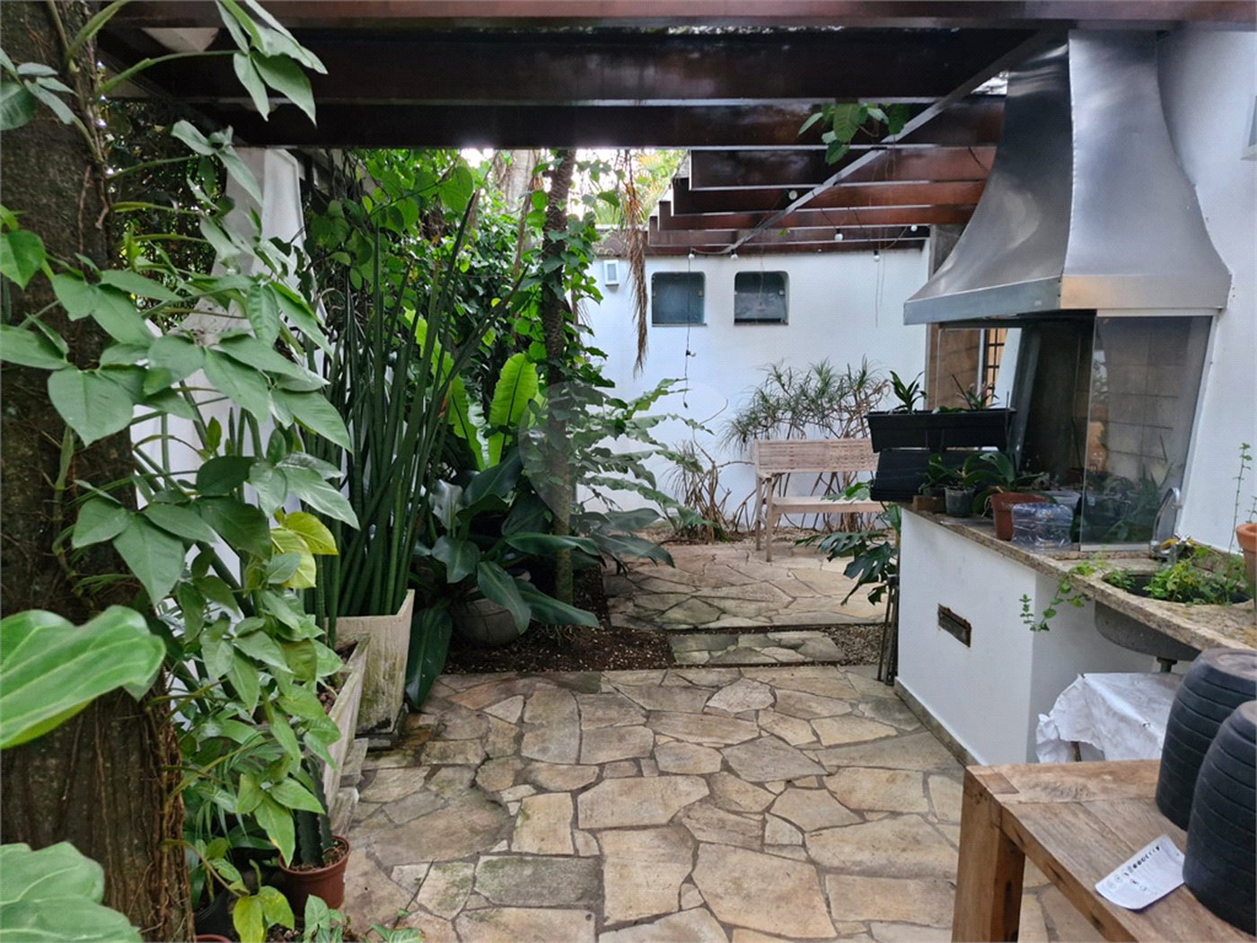 Sobrado à venda com 4 suítes em Alto de Pinheiros, São Paulo, SP