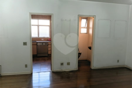 Apartamento à venda com 3 quartos, sendo 1 suíte,  em Higienópolis, São Paulo, SP