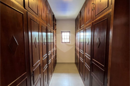 Casa à venda ou para alugar com 4 quartos, sendo 3 suítes, no condomínio Estância Marambaia, Vinhedo - SP