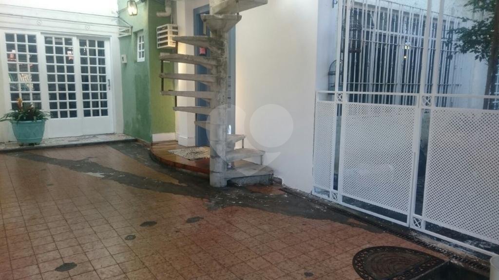 Sobrado à venda com 3 quartos, sendo 2 suítes, em Artur Alvim, São Paulo, SP