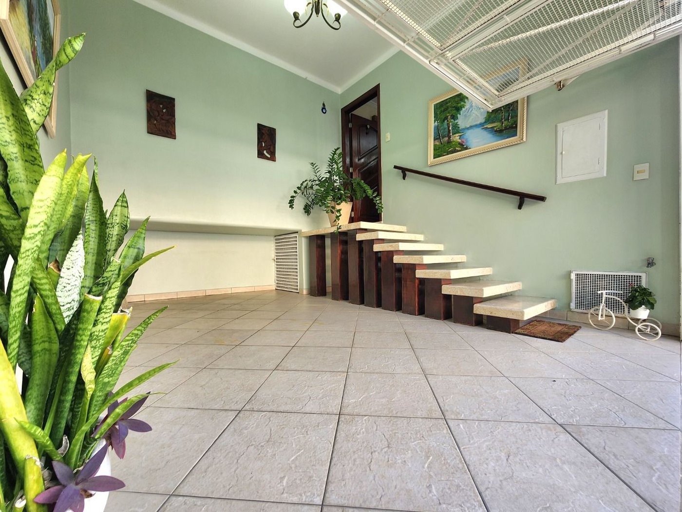 Casa próximo da praia com 3 dormitórios à venda, 128 m² por R$ 1.300.000 - Pompéia - Santos/SP