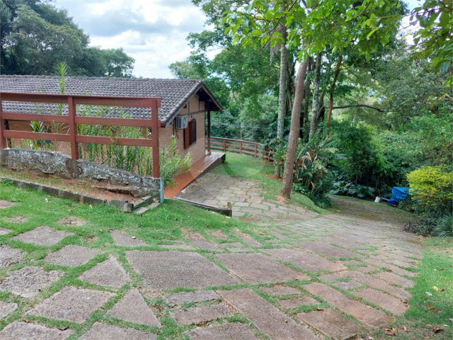 Casa à venda com 3 suítes em Roseira, Mairiporã, SP