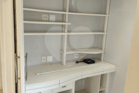 Apartamento à venda com 3 quartos, sendo 1 suíte, em Indianópolis, São Paulo, SP
