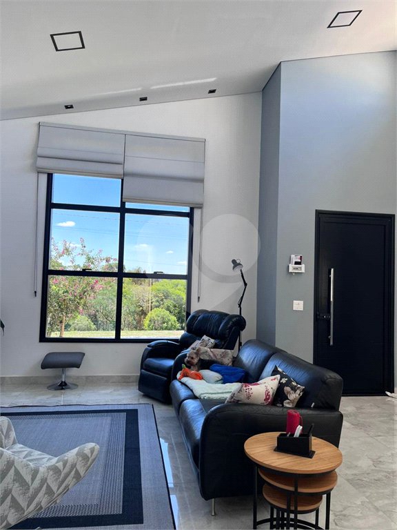 Casa à venda com 3 quartos, sendo 1 suíte, no condomínio Cond Laguna, Indaiatuba - SP
