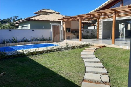 Terreno em condomínio à venda com 4 quartos, sendo 2 suítes,  em Caravelas, Armação dos Búzios, RJ