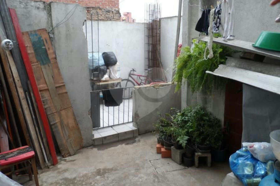 Casa Térrea à venda com 3 quartos, sendo 1 suíte,  em Parque Peruche, São Paulo, SP