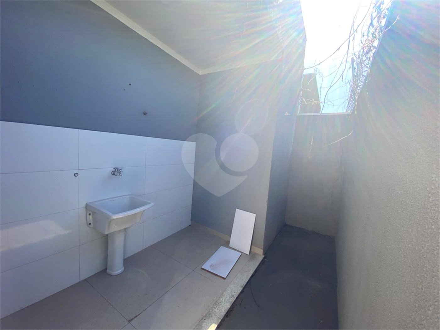 Casa à venda com 3 quartos, sendo 1 suíte, em Ipê, Três Lagoas, MS
