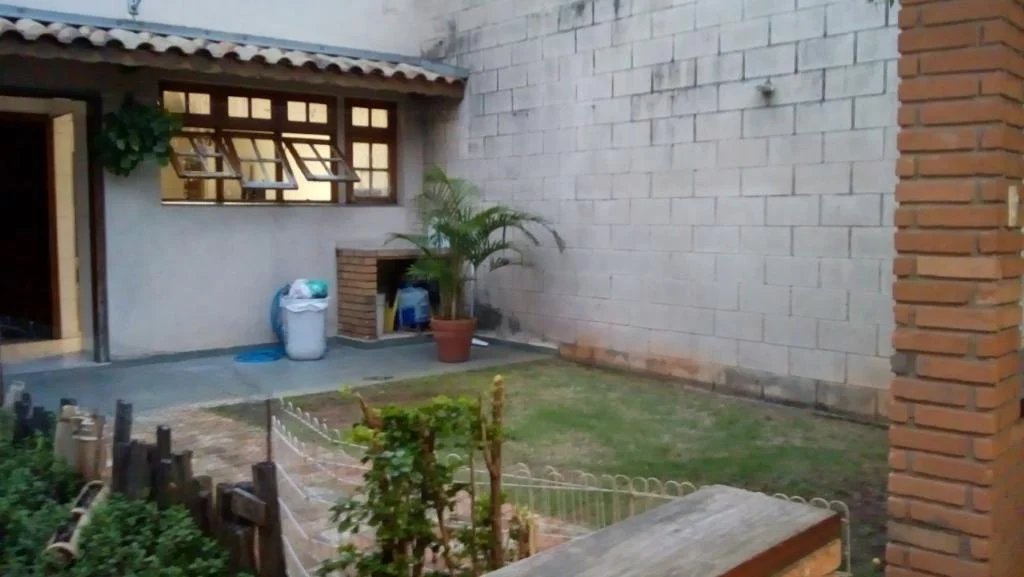 Sobrado à venda com 5 quartos, sendo 1 suíte, em Lapa de Baixo, São Paulo, SP