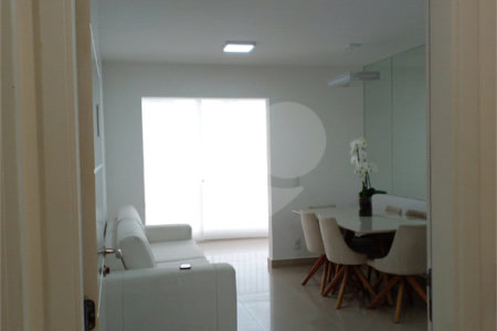 Apartamento à venda com 3 quartos, sendo 1 suíte, em Jardim Vazani, São Paulo, SP