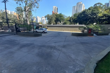 Apartamento à venda com 3 quartos, sendo 1 suíte,  em Vila Andrade, São Paulo, SP
