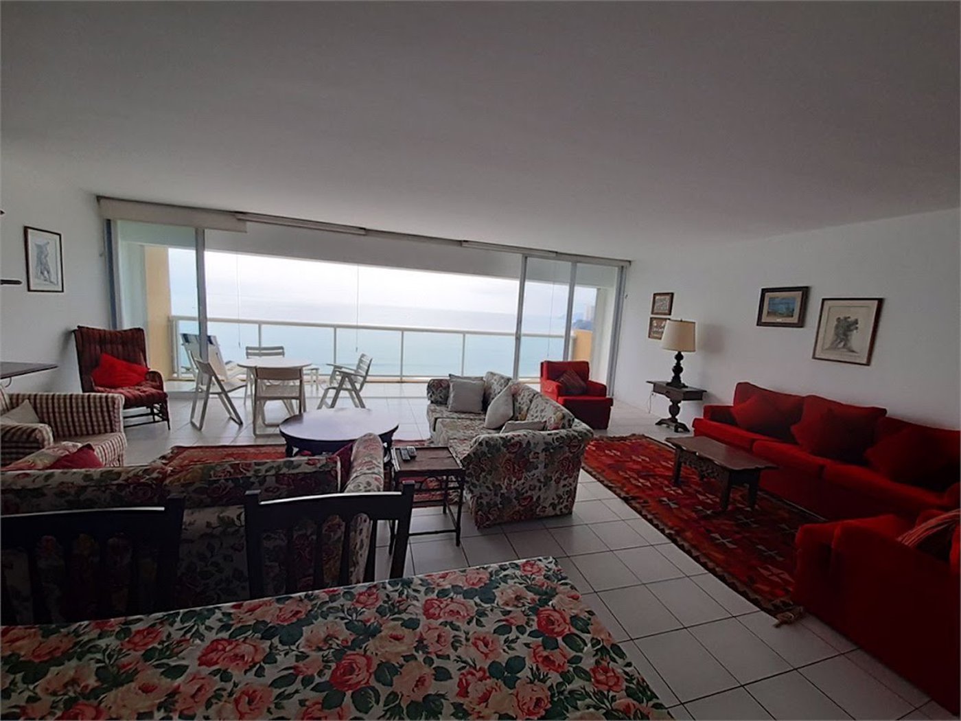 Apartamento Residencial à venda, Pitangueiras, Guarujá - AP0163.
