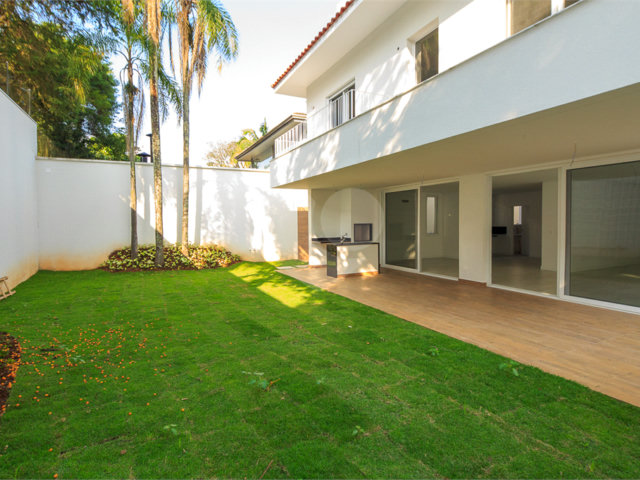 Casa à venda com 5 quartos, sendo 4 suítes,  em Jardim Marajoara, São Paulo, SP