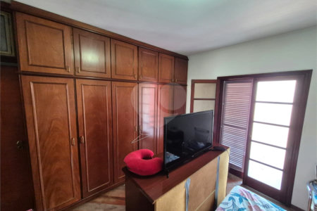 Casa à venda com 3 quartos, sendo 1 suíte, em Parque São Domingos, São Paulo, SP