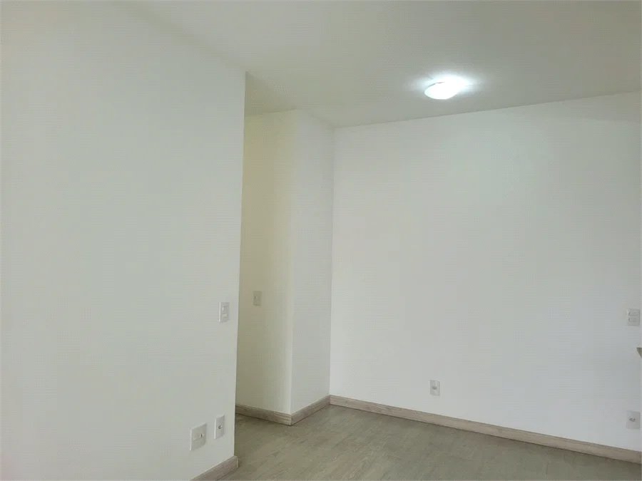 Apartamento à venda com 2 quartos em Vila Anastácio, São Paulo, SP