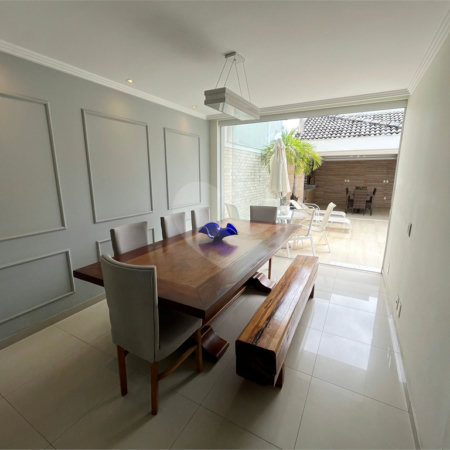 Casa à venda com 3 quartos, sendo 1 suíte, no condomínio Golden Village, Rio de Janeiro - RJ