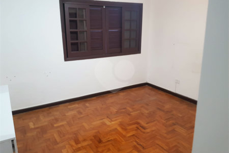 Sobrado à venda com 3 quartos, sendo 1 suíte, em Chácara Santo Antônio, São Paulo, SP