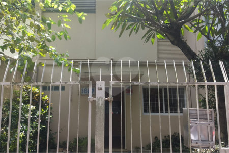 Sobrado à venda com 3 quartos, sendo 1 suíte, em Alto da Boa Vista, São Paulo, SP
