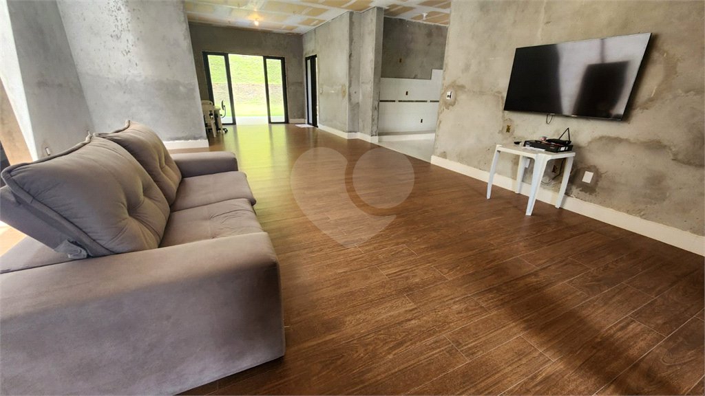 Casa à venda com 3 suítes no condomínio Residencial Jardim Primavera, Louveira - SP