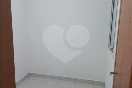 Casa à venda com 2 suítes no condomínio martinha, São Paulo - SP