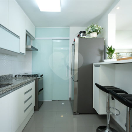 Apartamento à venda com 3 quartos, sendo 1 suíte,  em Jardim Parque Morumbi, São Paulo, SP