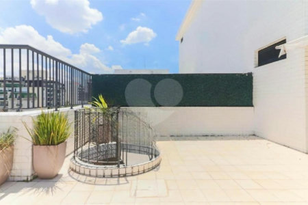 Apartamento à venda com 3 quartos, sendo 1 suíte,  em Cidade São Francisco, São Paulo, SP