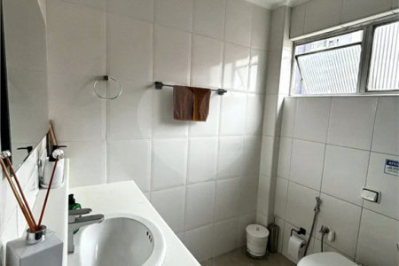 Apartamento de 80m² a venda e locação em Moema - 02 dorm, 02 Banheiros 01 Vaga