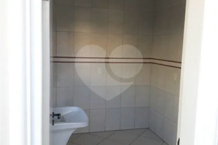 Sobrado à venda com 3 quartos, sendo 1 suíte,  em Condomínio Residencial Terras do Caribe, Valinhos, SP