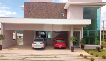 Casa à venda com 5 suítes no condomínio Village da Serra, Araçoiaba da Serra - SP