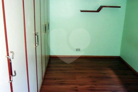 Casa à venda com 3 quartos, sendo 1 suíte, em Santa Teresinha, São Paulo, SP