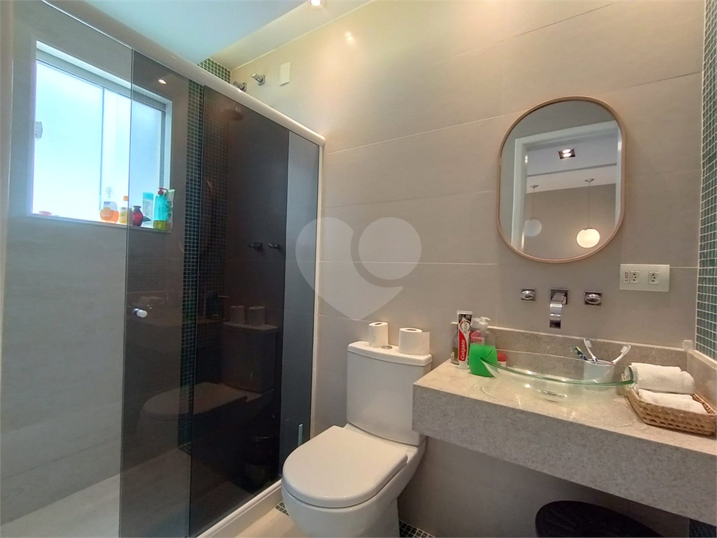 Casa à venda com 3 quartos, sendo 1 suíte, no condomínio Fazenda Cantagalo, Rio de Janeiro - RJ