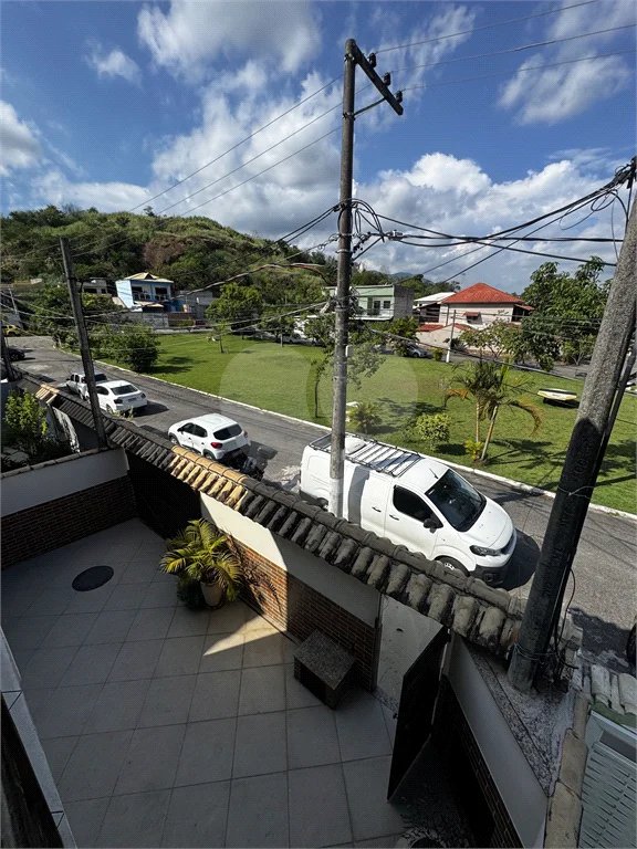 Casa à venda com 3 quartos, sendo 1 suíte, no condomínio Village da Posse, Rio de Janeiro - RJ