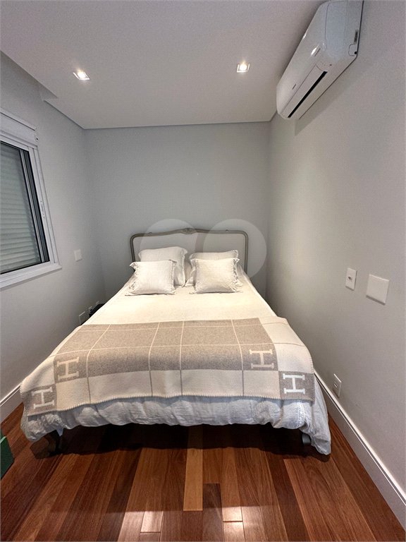 Apartamento à venda com 3 quartos, sendo 2 suítes, em Vila Olímpia, São Paulo, SP