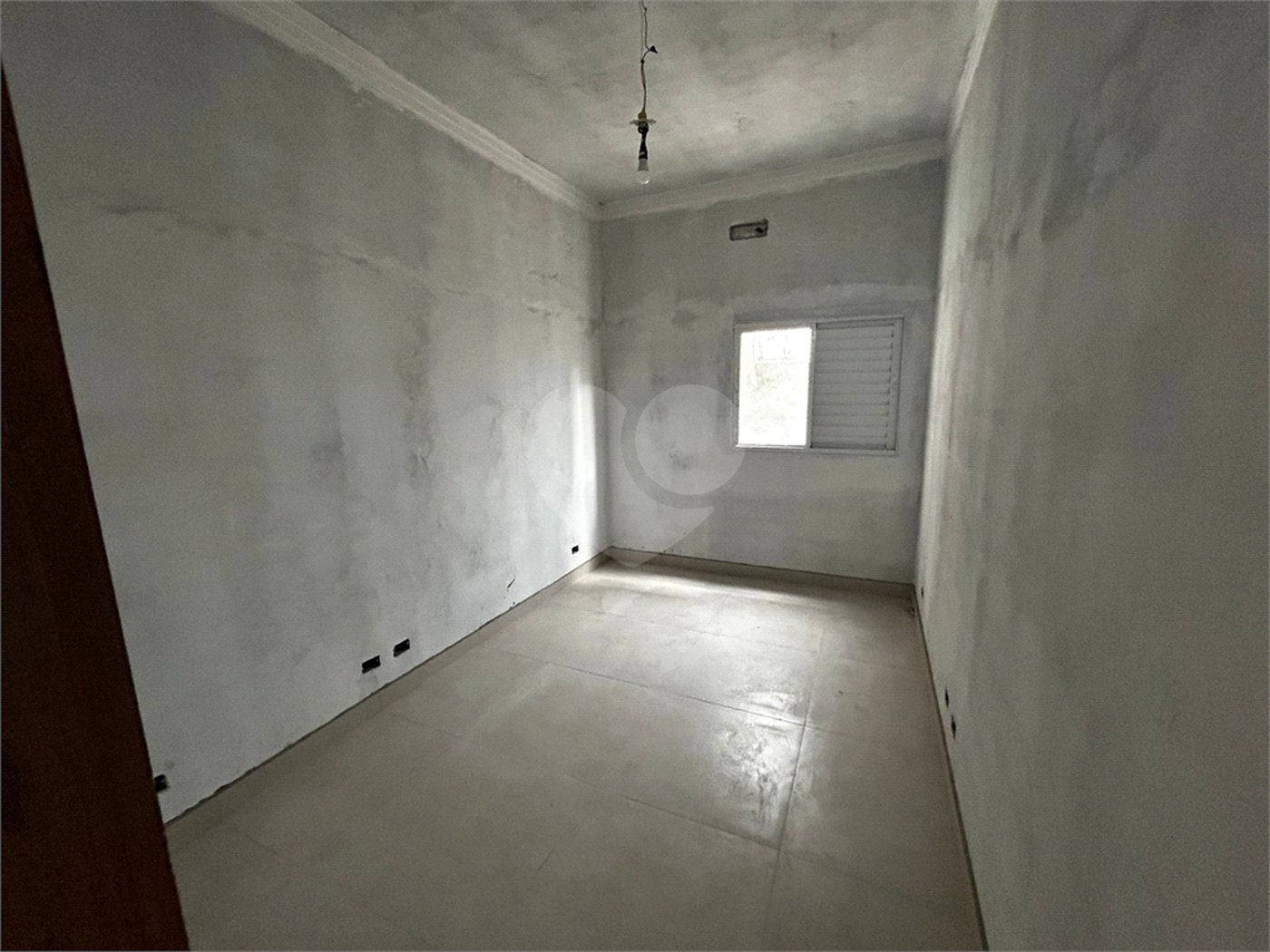 Casa à venda com 3 quartos, sendo 1 suíte,  no condomínio Lago dos Ipês, Itapetininga - SP