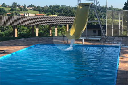 Chácara à venda com 9 quartos, sendo 6 suítes,  em Araçoiaba da Serra, SP