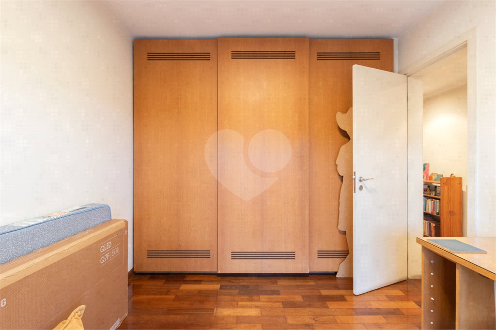 Apartamento à venda com 4 quartos, sendo 2 suítes,  em Alto de Pinheiros, São Paulo, SP