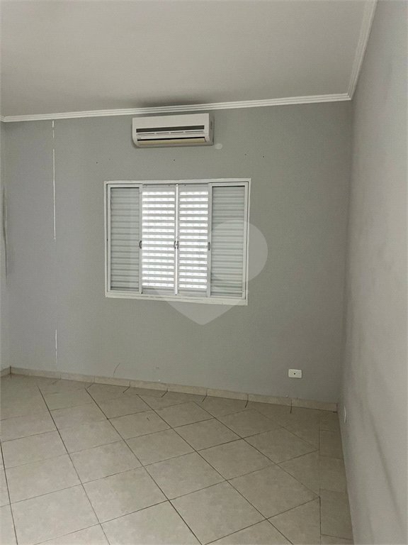 Casa à venda com 3 quartos, sendo 1 suíte, em Jardim Santa Bárbara, Atibaia, SP