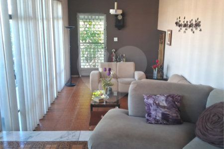 Casa à venda com 3 quartos, sendo 2 suítes, no condomínio Rio Bon, Rio de Janeiro - RJ