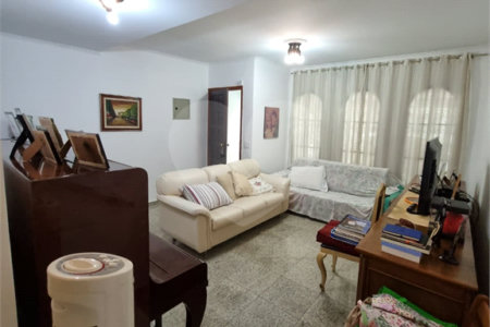 Sobrado à venda com 3 quartos em Bortolândia, São Paulo, SP