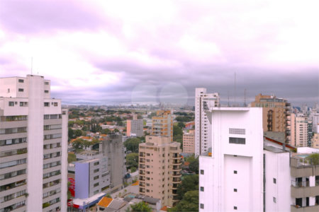 Apartamento à venda com 3 suítes em Moema, São Paulo, SP
