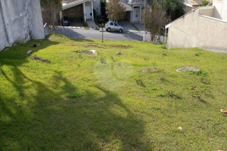 Terreno à venda no condomínio Recanto dos Paturis, Vinhedo - SP