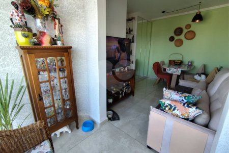 Apartamento à venda com 2 quartos, sendo 1 suíte,  em Parque Vitória, São Paulo, SP