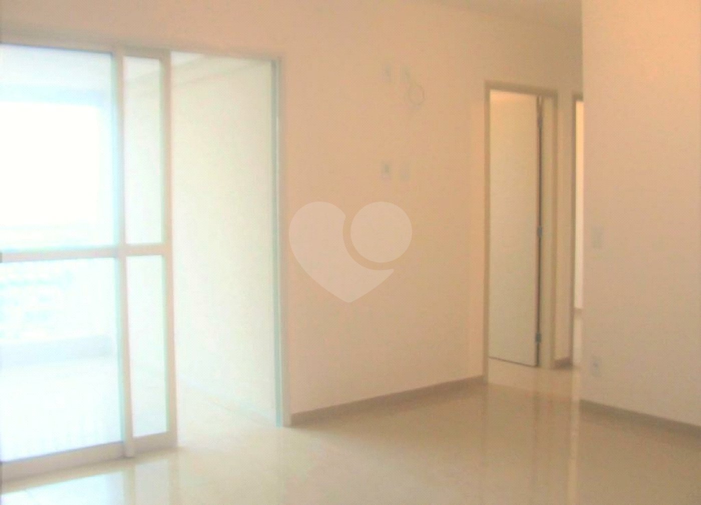Apartamento à venda com 3 quartos, sendo 1 suíte,  em Vila Carrão, São Paulo, SP