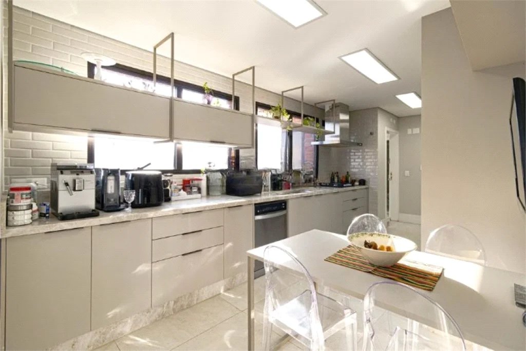 Apartamento à venda com 3 suítes em Jardim Parque Morumbi, São Paulo, SP