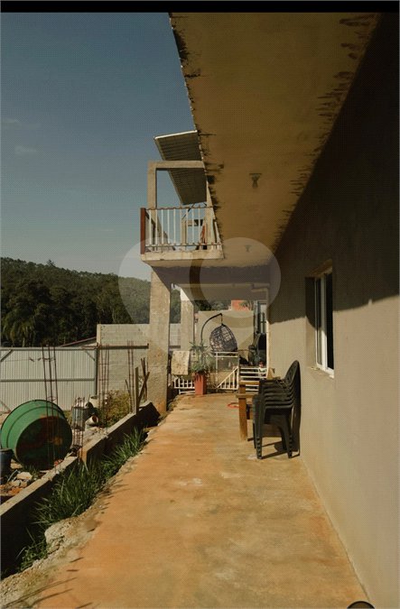 Casa à venda ou para alugar com 3 suítes em Mairiporã, SP