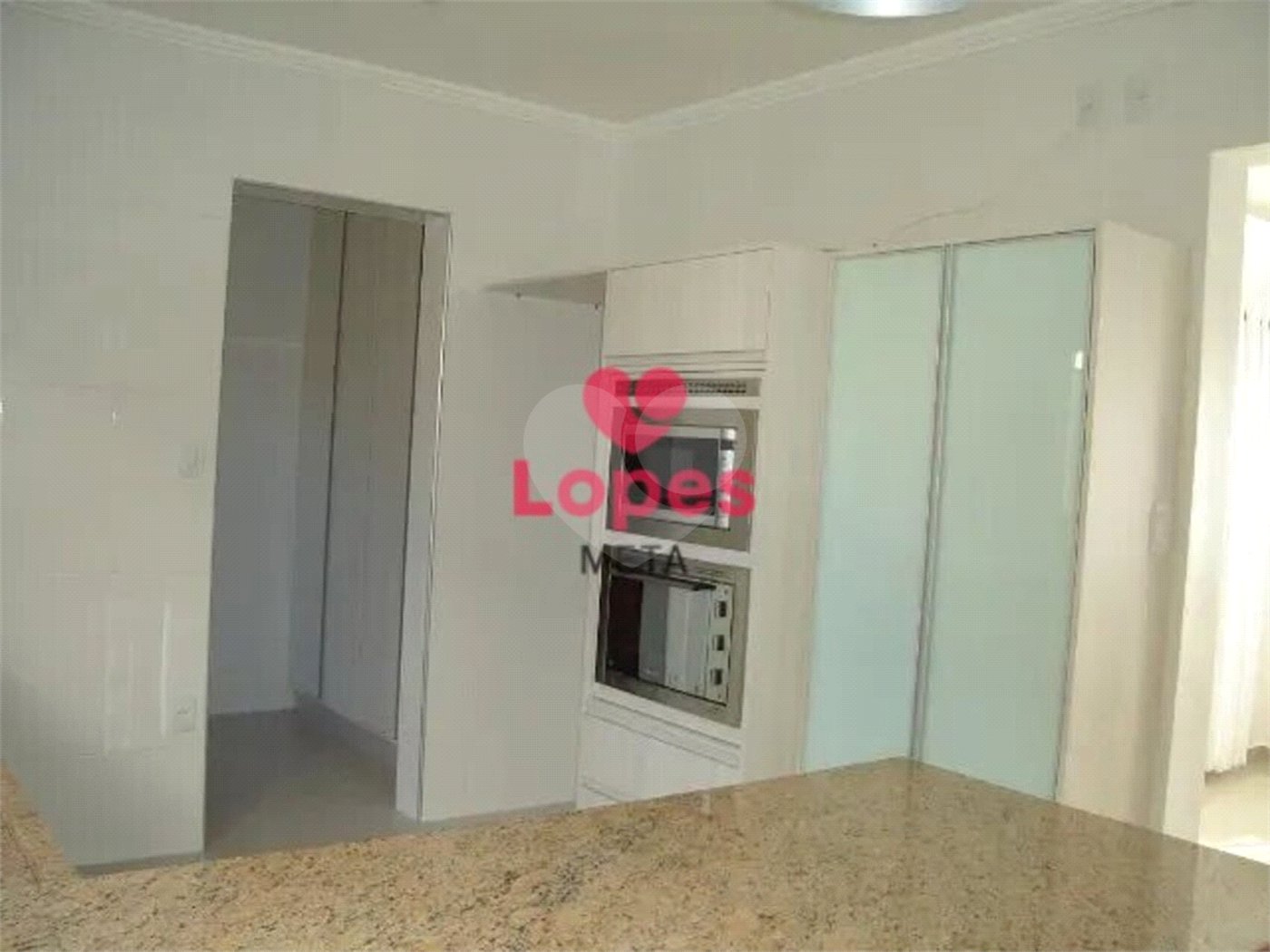 Casa à venda com 3 quartos, sendo 2 suítes, no condomínio Floradas Paratey, São José dos Campos - SP