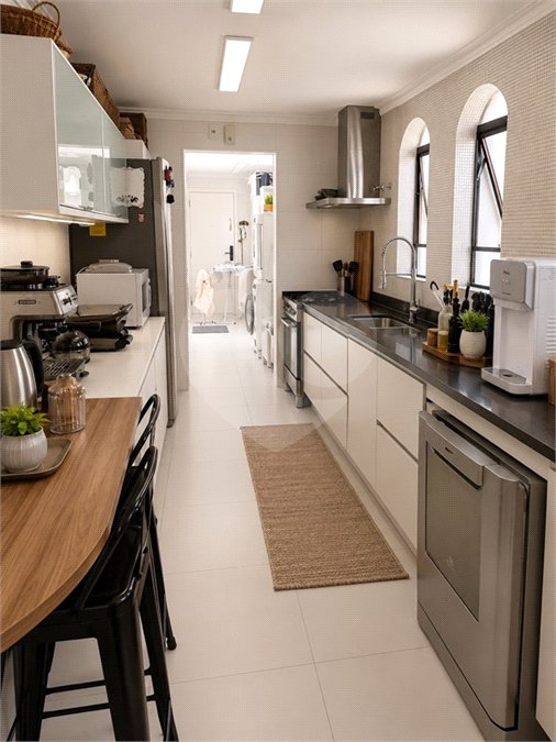 Apartamento para alugar com 3 quartos, sendo 2 suítes, em Moema, São Paulo, SP