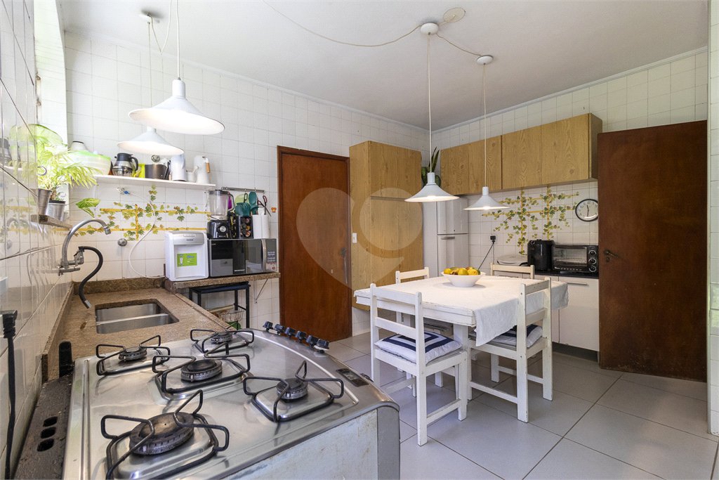 Sobrado à venda com 3 quartos, sendo 1 suíte, em Jardim Prudência, São Paulo, SP